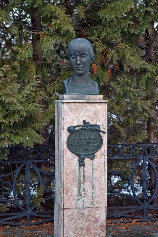 Anna Akhmatova (3/3)